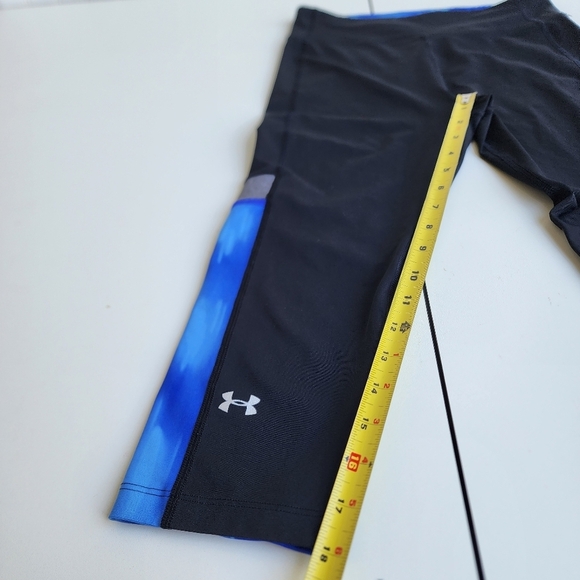 Under Armour Heat Gear Crop Pants Women's Activewear Black Blue  Compression M - Picture 3 of 8